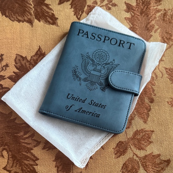 🛂 LOHASLIFE U.S. Passport Holder – Blue | RFID Travel Wallet w/ AirTag Slot - Picture 6 of 6